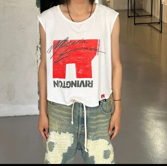 2026/03/40490-1.jpg تيشيرت فينتاج أبيض بطباعة جرافيك أوفر سايز